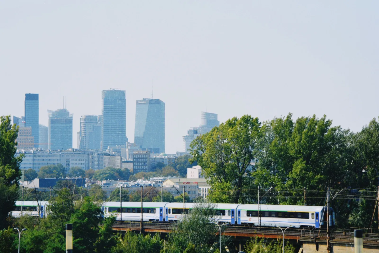 Poland crypto licensing on hold in 2026: closed VASP register and a vetoed MiCA CASP route